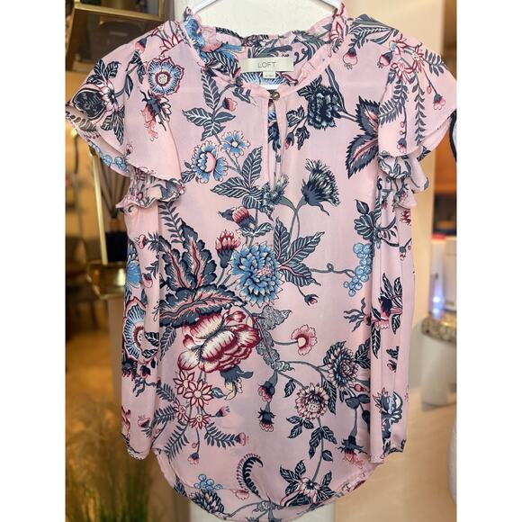 LOFT Women's Pink Floral Flutter Sleeve Blouse Size XS 00-4 - Picture 2 of 5